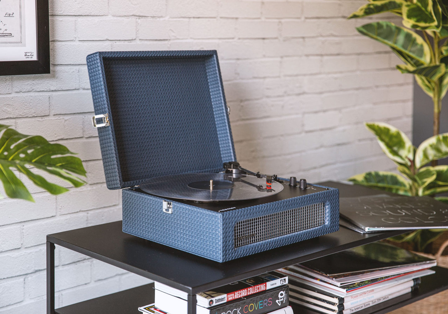 CROSLEY Crosley Voyager Navy - Bluetooth Portable Turntable & Record Storage Crate