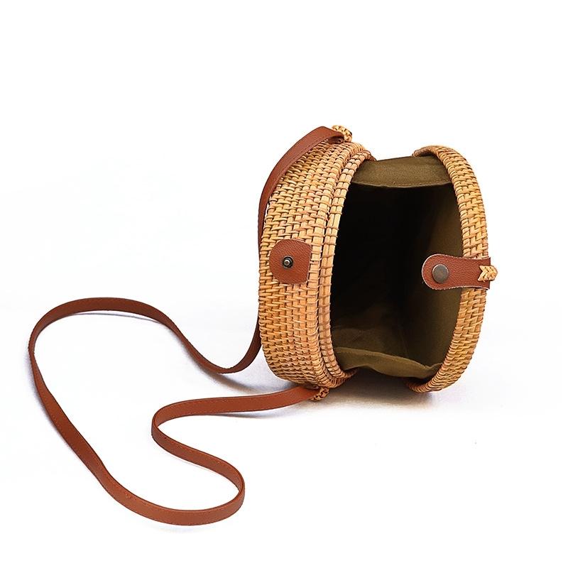 Handmade Rattan Bag With Buckle Bowknot Design Perfect For Autumn And Beach Days 20X20X8Cm