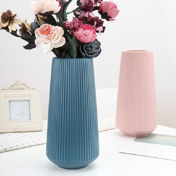 Versatile Plastic Flower Vase For Dry And Wet Arrangements - Blue