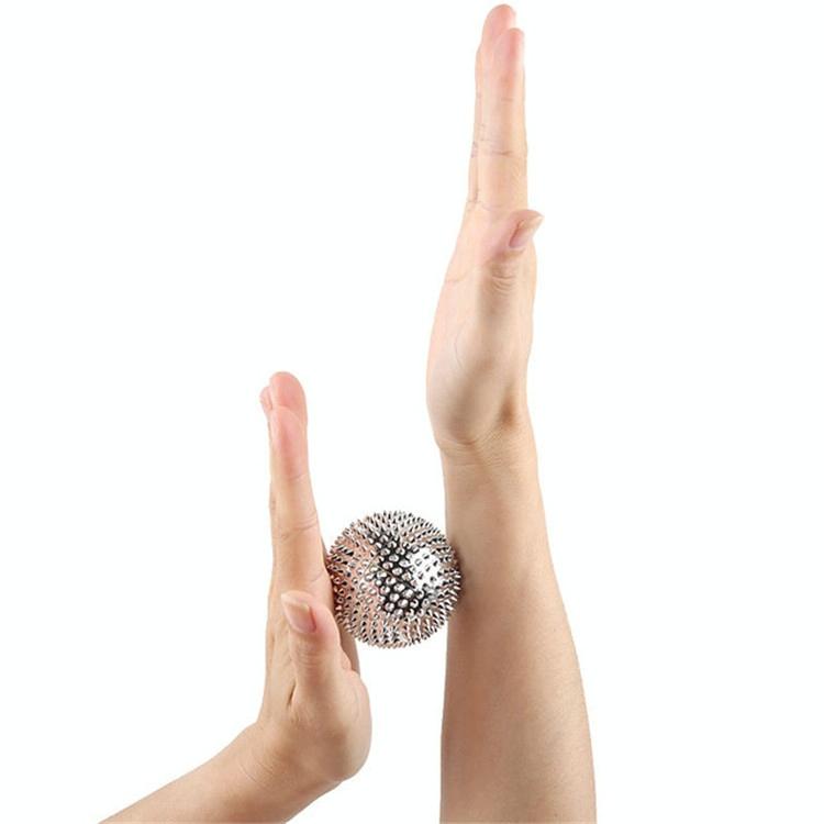 2-In-1 Magnetic Massage Ball For Muscle Relaxation 4.7Cm - Gold