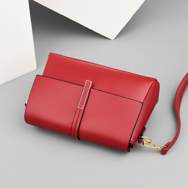 Spacious Women Shoulder Bag For Commuting - Purple
