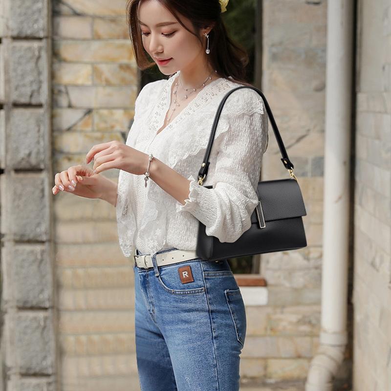 Spacious Women Shoulder Bag For Commuting - Purple