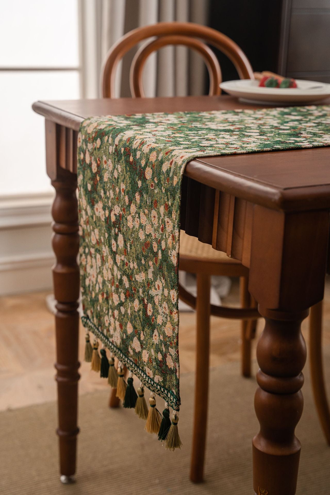 Floral Table Runner with Tassels - Jacquard Green Farmhouse Style (33x400cm)