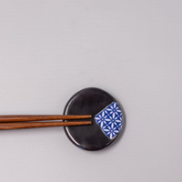 eWholesale Chopstick Rest Round Black & Blue Hishi