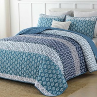 styleforhome Classic Hydrangea 3 Piece Quilted Bedspread Set