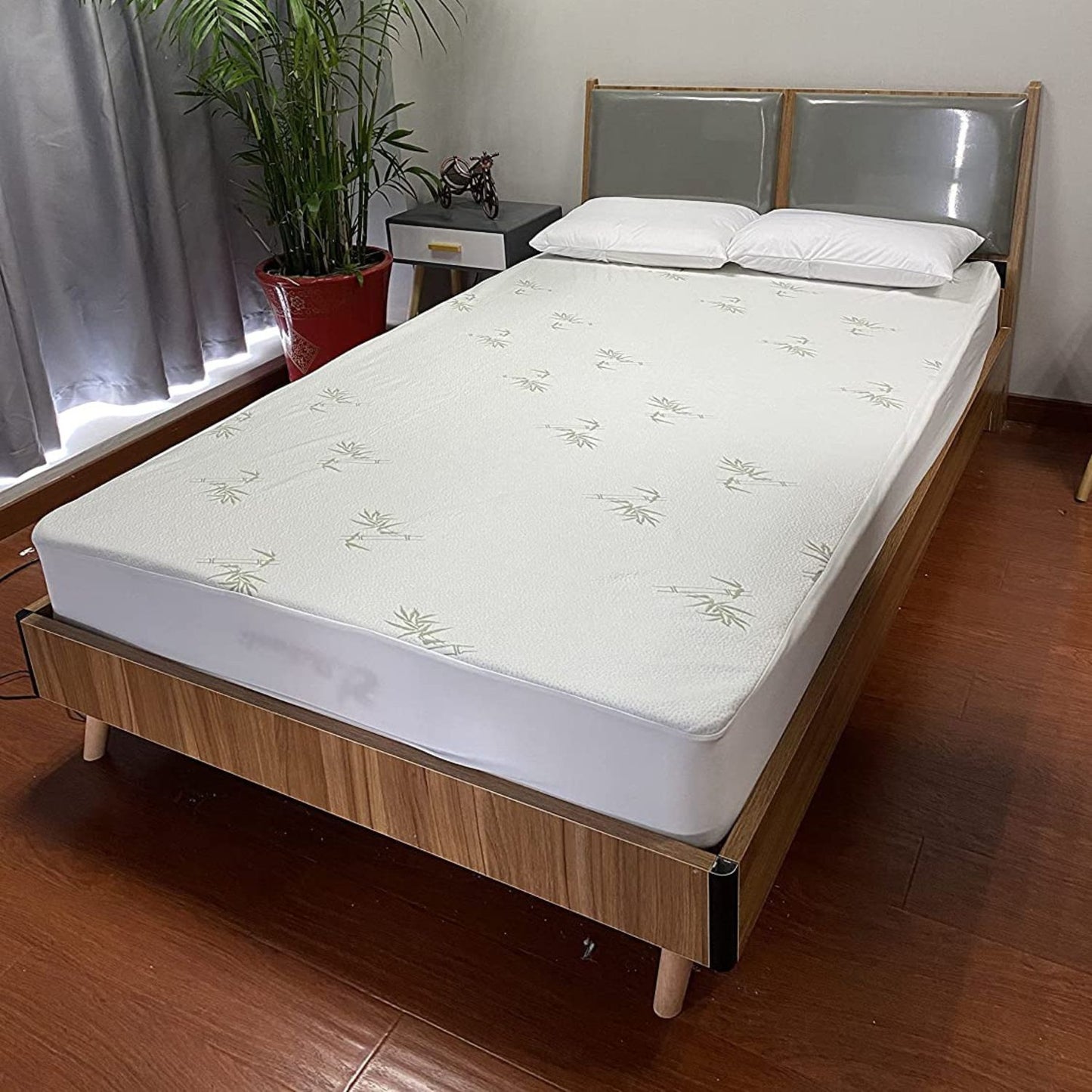 Gominimo Bamboo Jacquard Mattress Protector King