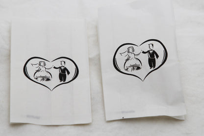 100 Pack Wedding Cake Bags Greaseproof Wax Paper Slice Take Home Favour Bride Groom in Heart