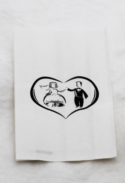 100 Pack Wedding Cake Bags Greaseproof Wax Paper Slice Take Home Favour Bride Groom in Heart