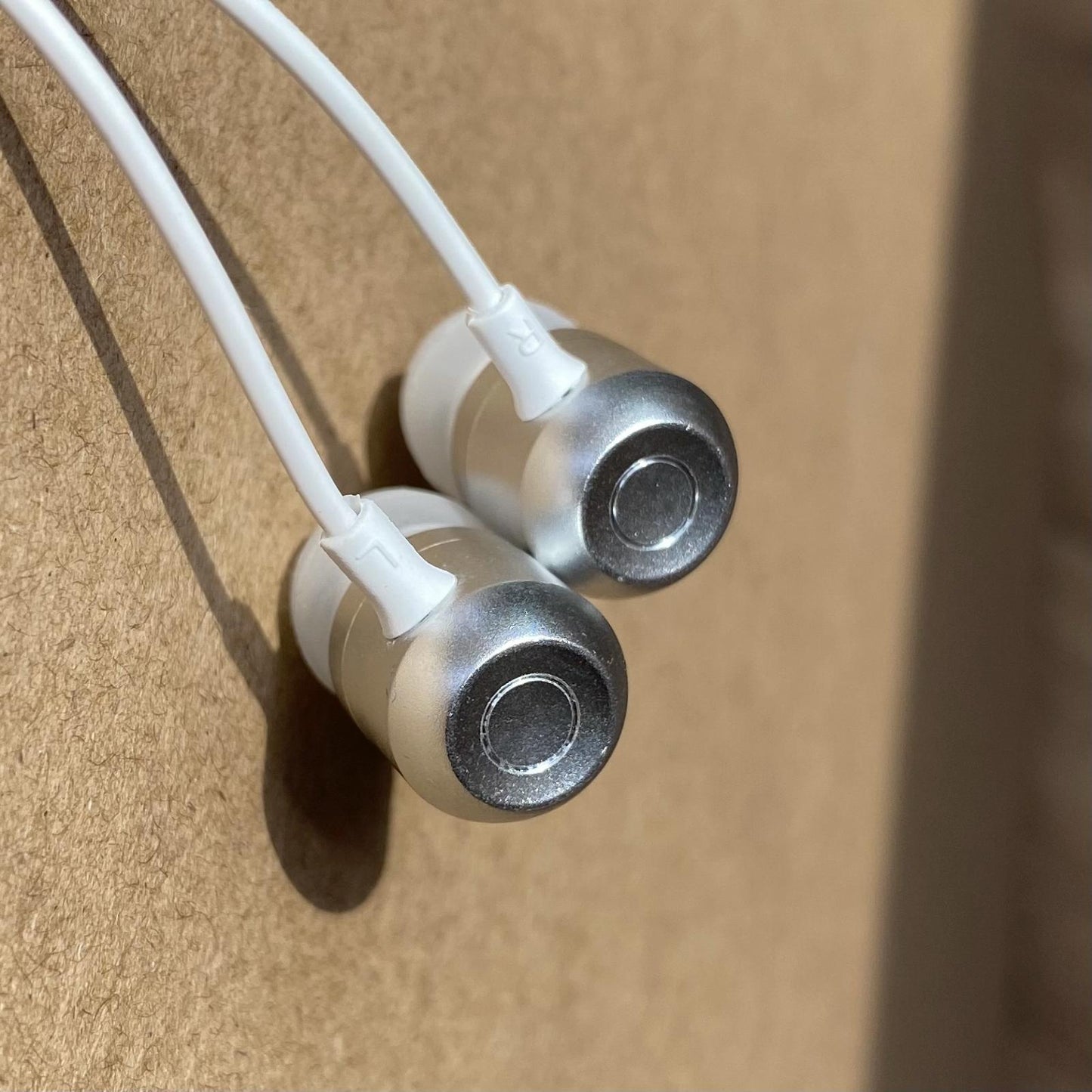 Aluminum 3.5mm Earbuds for Meta Quest 2 - Compact and Durable - White