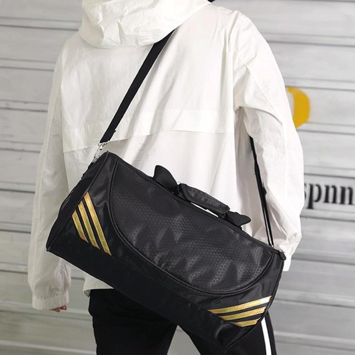 Versatile Gym Bag For Active Travel And Leisure - Silver