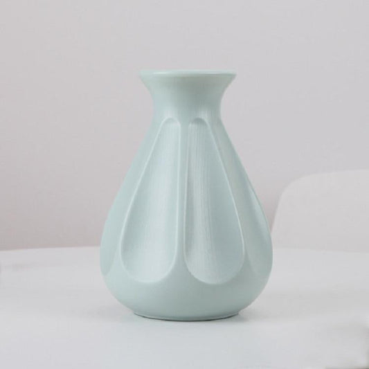 Drop-Resistant Plastic Vase For Dry And Wet Flower Arrangements - Blue
